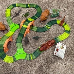 Reptile Adventure Track Set - Green and Yellow
